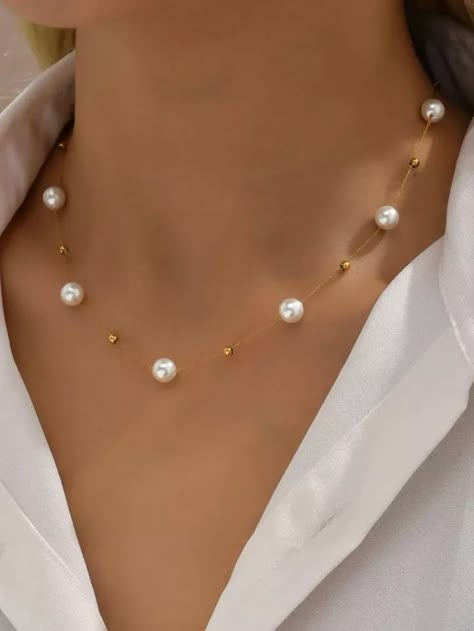 Collar Decorado Con Perlas Falsas | Moda de Mujer | SHEIN México Gold Bracelet Simple, Wedding Prep, Jewerly Diy, Stylish Jewelry, Old Money, Faux Pearl, Piercings, Gold Bracelet, Collar