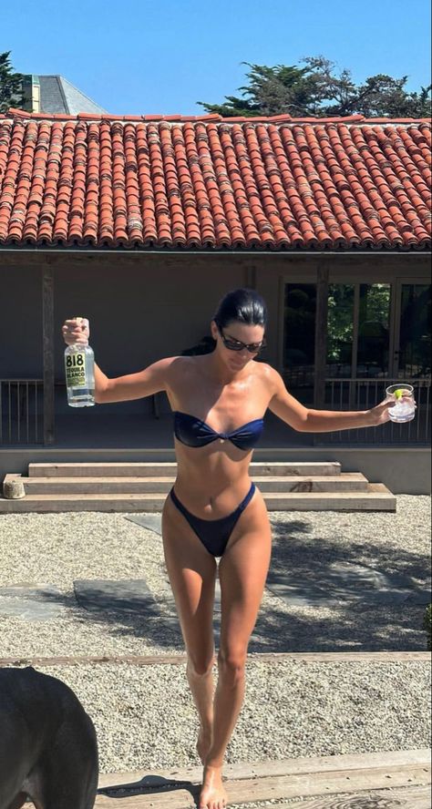 Kendall Jenner Pilates, Kendall Jenner 2024, Kendall Jenner Gym, Kendall Jenner Swimsuit, Kendall Jenner Summer, Kendall Jenner Pics, Kendall Jenner Body, Kylie Jenner Photoshoot, Kylie Jenner Look