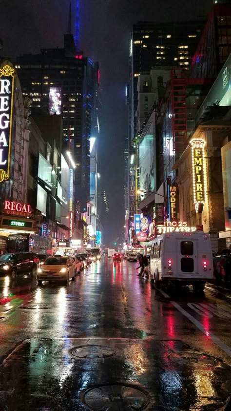 Perspective Pictures, City Rain, Rainy Street, Rain Wallpapers, Scenery Paintings, Cyberpunk City, City Painting, Rainy Night, Night Vibes