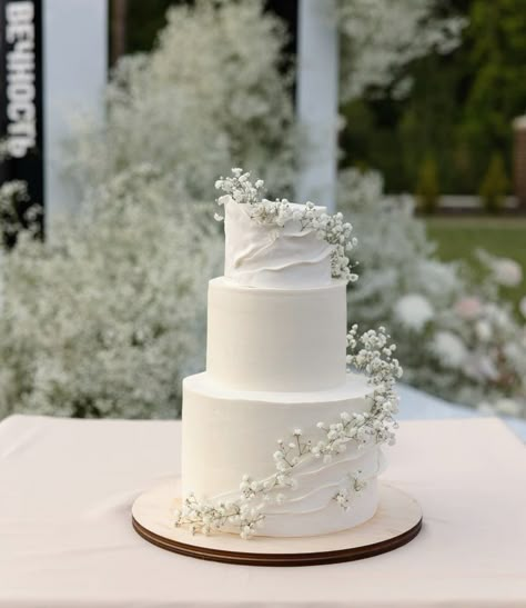 White Cakes Wedding, Wedding Cake Inspiration Unique, Beige Cake, Wedding Candy Cake, Square Wedding Cakes, Cake White, Wedding Stage Design, Wedding Cake Photos, Dream Wedding Decorations