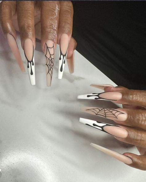 Drip! Inspo @ceensils102 halloweennails #blacknails #whitenails #longnails Naild It, Black Nails, White Nails, Long Nails