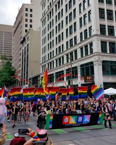 #pride2024🏳️‍⚧️🏳️‍🌈 1-6 -> Seattle pride parade 💖🤭🤯✅️✅️🥳 7 -> me because I have a 2 meter flag 🤭 lesgooo 🥳🥳🥳 Seattle Pride Parade, Seattle Pride, Infp T, Pride Parade, Infp, Seattle, Flag, Photo And Video, Instagram Photos