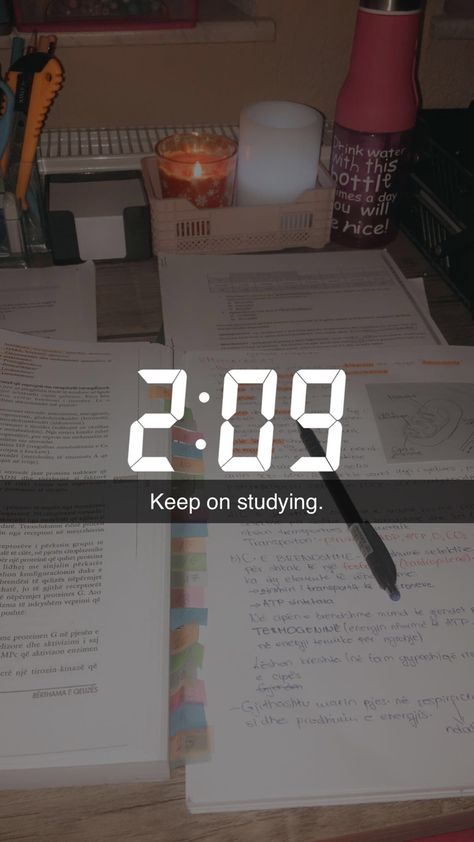 Late Night Studying Snaps, Journal Wallpaper, Late Night Study, Study Cafe, Night Study, Alhumdulillah Quotes, Chaotic Academia, Academic Validation, Study Board