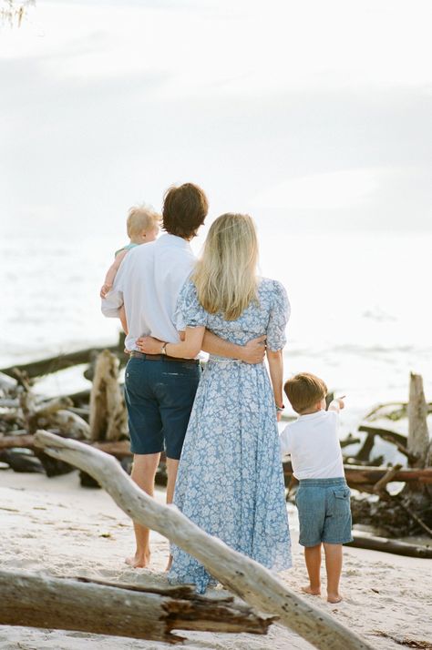 Lifestyle family beach portrait, Anna Maria island family session, longboat key, siesta key photographer, film family photography Baby Beach Pictures, Portrait Beach, Family Beach Portraits, Sarasota Wedding, Longboat Key, Family Beach Pictures, Family Picture Poses, Family Photo Pose, Beach Family Photos