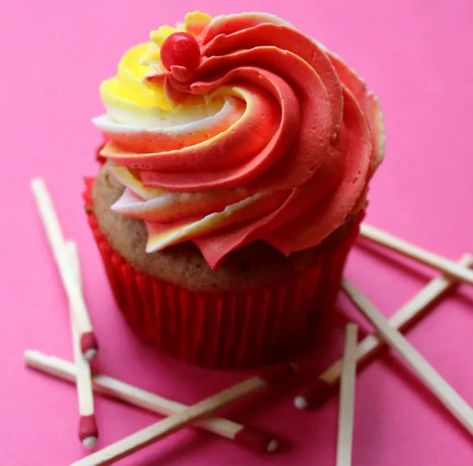 Fireball Cupcakes, Liquor Cupcakes, Drunken Cupcakes, Fireball Recipes, Boozy Baking, Cake Mix Cupcakes, Boozy Cupcakes, Hostess Cupcakes, Cake Mix Ingredients