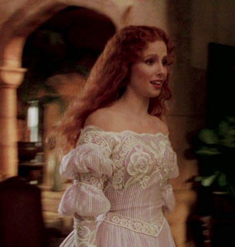 Bram Stoker's Dracula Lucy, Dracula 1992, Sadie Frost, Dracula Costume, Eiko Ishioka, Green Evening Gowns, Full Gown, Bram Stoker's Dracula, Vampire Academy