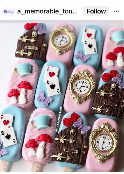 Alice In Wonderland Candy Bar, Alice In Wonderland Cake Pops, Alice In Wonderland Food, Wonderland Party Theme, Wonderland Sweet 16, Wonderland Decorations, Chocolate Covered Strawberries Bouquet, Alice In Wonderland Tea Party Birthday, Onederland Birthday Party