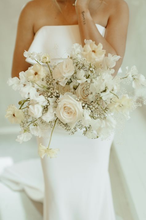 Modern Bridal Bouquets 2023, White Flowers With Ivory Wedding Dress, Cathedral Bouquet Bridal, White Classic Bridal Bouquet, Organic White Wedding Florals, White Textured Bridal Bouquet, Peony Cascade Bouquet, Avant Garde Centerpieces, Modern Wedding Bouquet 2023