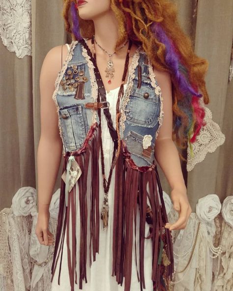 tmyers handmade on Instagram: “Oooh perfect for festivals or all year round! eBay link is in my bio.💗✂️💗 #tmyers #denimvest #fringevest #fringe #leather #biker…” Altered Sweaters, Tmyers Handmade, Denim 2023, Fringe Leather Vest, Shirt Makeover, Creative Clothing, Tshirt Makeover, Denim Art, Denim Inspiration