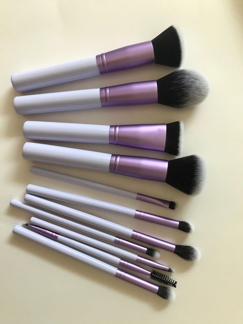 Brush Sets Makeup, Matte Skin Makeup, Aesthetic Makeup Brushes Set, Makeup Set $2000, Girly Things Makeup Brushes & Tools, Makeup Brush Set Real Techniques, Makeup Collection Goals, Matte Skin, Crochet Necklace Pattern