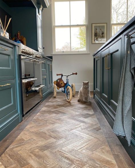 null Herringbone Wood Floor Kitchen Wood Cabinets, Oak Parquet Flooring Kitchen, Rustic Lvt Flooring, Parquet Lvt Flooring, Herringbone Wood Floor In Kitchen, Herringbone Lvt Floor Kitchen, Parquet Kitchen Floor, Parquet Floor Kitchen, Lvt Kitchen Flooring