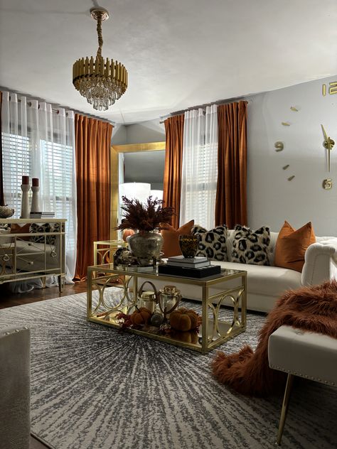 Brown And Orange Living Room Ideas Decor, Burnt Orange Black And White Living Room, Dark Gray And Burnt Orange Living Room, Living Room Decor Orange And Brown, Brunt Orange Living Room Decor, Orange Living Room Decor Ideas, Brown Living Room Decorating Ideas, Burnt Orange Living Room Decor, Burnt Orange Living Room