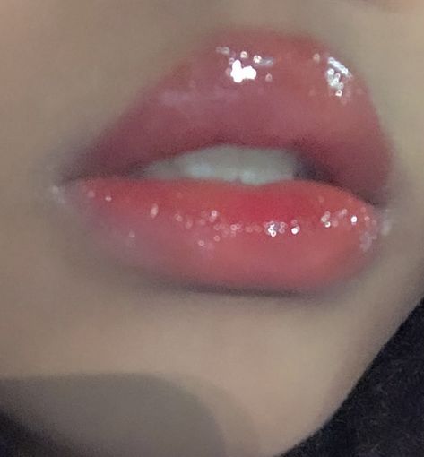 glossy plump aesthetic lip combo Blurry Lips Aesthetic, Lipgloss On Lips Aesthetic, Bee Stung Lips Aesthetic, Plumped Lips Aesthetic, Downturned Lips Aesthetic, Aesthetic Plump Lips, Big Round Lips Aesthetic, Big Top Lip And Small Bottom Lip, Glossed Lips Aesthetic