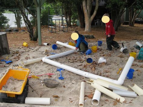 SANDPIT ENGINEERS using PVC pipes in sanbox Outside Playground, Outdoor Play Space, Outdoor Learning Spaces, Outdoor Play Spaces, Outdoor Play Areas, Outdoor Play Area, Play Outside, Sand Play, Outdoor Education