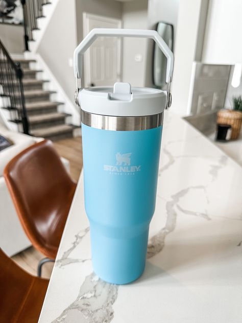 Stanley Iceflow Tumbler, Stanley Blue, Stanley Ideas, Stanley Bottle, Stanley Mug, Stanley Water Bottle, Stanley Products, Stanley Iceflow, Trendy Water Bottles