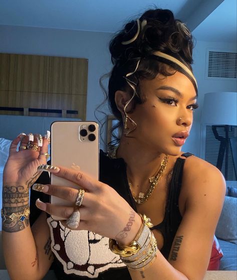 India Love Curly Hair, India Love Tattoos, India Love, Model Nails, Cute Curly Hairstyles, Model Lifestyle, Curly Hair Styles Easy, Black Curly Hair, Badass Tattoos