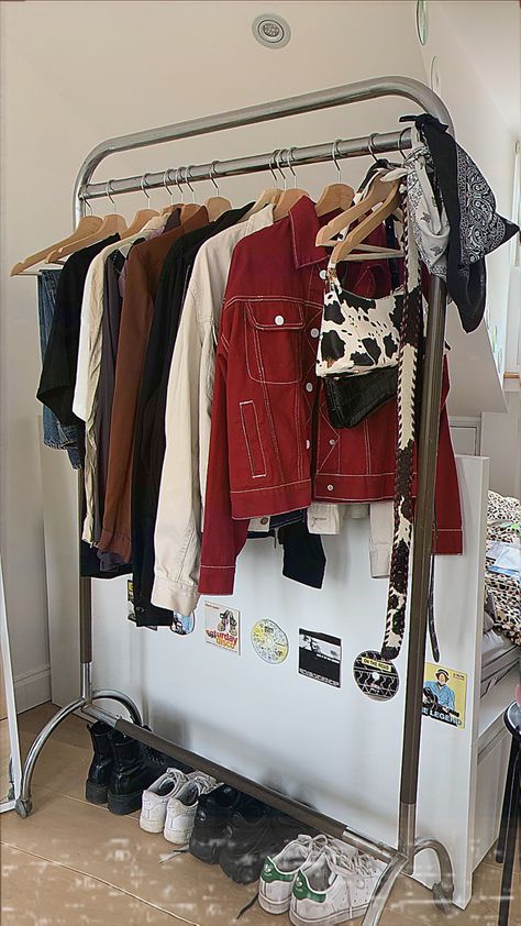 Hanging Clothes Racks Aesthetic, Clothing Rail Aesthetic, Clothes Rail Bedroom Aesthetic, Grunge Room Ideas, Clothing Rack Bedroom, Clothing Rail, Coat Rail, Hanging Clothes Racks, Bedroom Redo