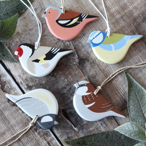 Bird Clay, Air Drying Clay, Ceramic Christmas Decorations, Chaffinch, Clay Birds, Clay Bird, House Sparrow, Clay Wall, Clay Figurine