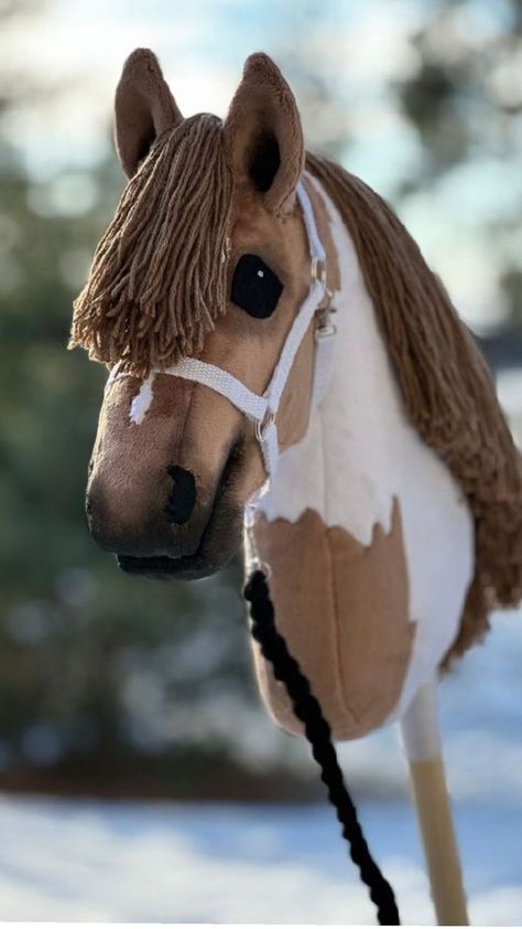 Hobby Horse Ideas, Horse Template, Horse Information, Rocking Toy, Stick Horses, Hobby Horses, Horse Birthday, Horse Crafts, Horse Accessories