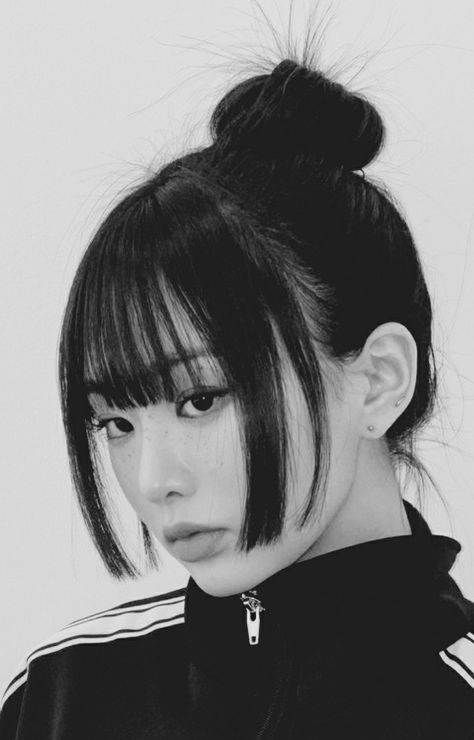 Low Bun And Bangs, Bangs With Bun, Japanese Ponytail, Faces Poses, Bun With Bangs, Haircuts For Long Hair With Bangs, Chinese Bangs, Black Bun, High Fashion Shoots