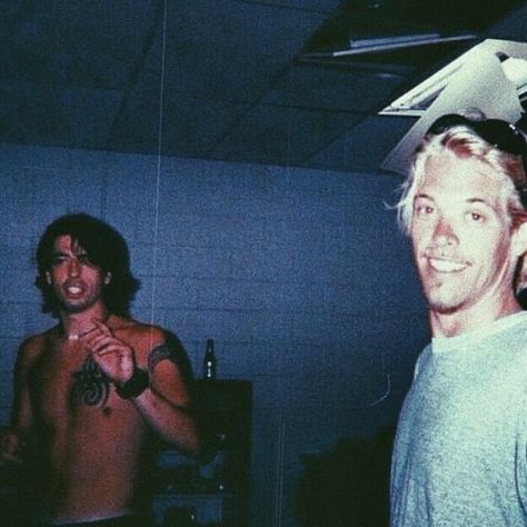 Dave Grohl Taylor Hawkins, Dave Grohl And Taylor Hawkins, Rip Taylor, Chris Shiflett, There Goes My Hero, Pat Smear, Foo Fighters Dave Grohl, Foo Fighters Dave, Foo Fighters Nirvana