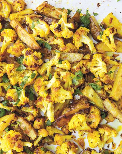 Recipe: Roasted Aloo Gobhi (Potatoes and Cauliflower) - HoustonChronicle.com Krishna Recipes, Bend It Like Beckham, Cauliflower Dishes, Indian Family, Deep Frying, Party Dishes, Indian Restaurant, Potato Dishes, Indian Dishes