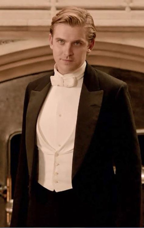 Downton Abbey ~ Matthew Crawley (Dan Stevens) Downton Abbey Matthew, Matthew Downton Abbey, Downton Abbey Dan Stevens, Matthew And Mary, Matthew Crawley, Downton Abbey Cast, Rookie Blue, Blonde Moments, Dan Stevens