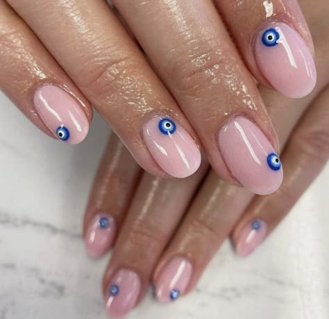 Short Almond Acrylic Nails Evil Eye, Evil Eye Nails Minimal, Nails With Greek Eye, Gel Nails With Evil Eye, Gel Nails Ideas Short Evil Eye, Greek Eye Nails, Cute Short Gel Nails Evil Eye, Greek Nails Designs, Greek Nails