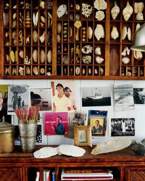 Coastal workspace with fun decor and shells India Hicks Interiors, India Hicks Style, India Hicks, Farmhouse Side Table, Cute Dorm Rooms, Small Changes, Dorm Room Decor, Architectural Digest, Home Look