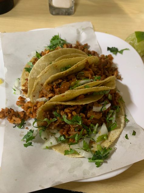 Tacos de pastor #food #aesthetic Tacos Al Pastor Aesthetic, Vaibhavi Core, Mexican Tacos Aesthetic, Taco Aesthetic, Tacos Aesthetic, Tacos Pastor, Taco Al Pastor, Tacos Al Pastor, Homemade Tacos