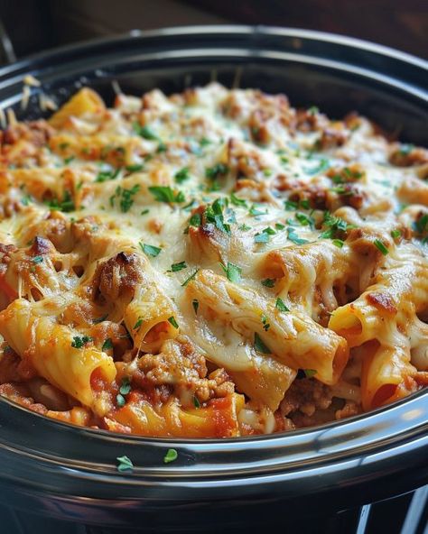 Fabulous! I swear my hubby requests this from me often! Slow Cooker Baked Ziti, Slow Cooker Baking, Slow Cooker Pasta, Pasta Dinner Recipes, Crockpot Dishes, Baked Ziti, Crock Pot Slow Cooker, Beef Recipes Easy, My Hubby