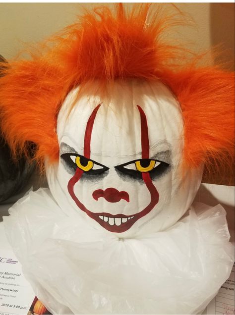 Painted Scary Pumpkins, It Pumpkin Painting, It Pumpkin Painting Clown, Penny Wise Pumpkin Painting, Pennywise Pumpkin Painted, Penny Wise Pumpkin, Clown Pumpkin Painting, Pumpkin Paints, Scary Pumpkin Painting