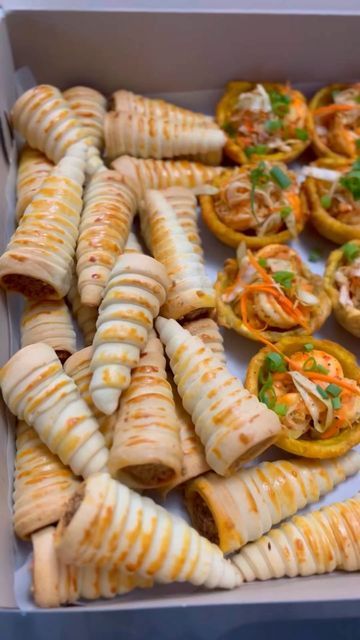 Haitian Food Catering, Haitian Wedding Reception Food, Haitian Cornet Recipe, Haitian Appetizers For Party, Haitian Party Food, Jamaican Wedding Food, Caribbean Vegetables, Plantain Cups, Haitian Recipes