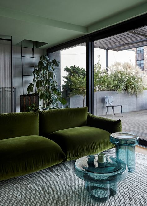 Green Monochromatic Living Room, Contemporary Green Living Room, Green Red Living Room, Living Room Brooklyn, Glamorous Bedroom Decor, Brutalism Interior, 2024 Living Room, Monochromatic Living Room, Green Couch Living Room