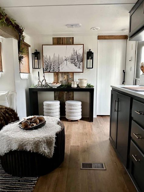 10 cozy Christmas campers to inspire you to bring the holidays into your home on wheels. #rvchristmas #christmascamper #glamping #camperchristmas #tinylivingchristmas #cozychristmas #christmasonwheels #christmasinteriors #rvdecorideas #rvinteriors #rvinspiration #rvrenovations #cozyonwheels #homeonwheels #fulltimers #fifthwheelliving #motorhomeliving #traveltrailer #vintagecamper #toyhauler #camper #camperinterior #camperremodel #wandrfulrvchristmas #wanderfulrvinteriors Trailer Hacks, Renovated Rv, Rv Living Room, Rustic Chalet, Fifth Wheel Living, Camper Remodeling, Rv Redo, Christmas Camper, Glamper Camper