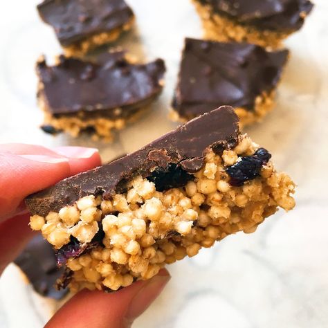 Quinoa Puff Bars, Quinoa Puffs Recipes Healthy, Quinoa Puffs Recipes, Quinoa Ideas, Quinoa Puffs, Homemade Rice Krispies, Shake Ideas, Quinoa Bars, Puff Dessert