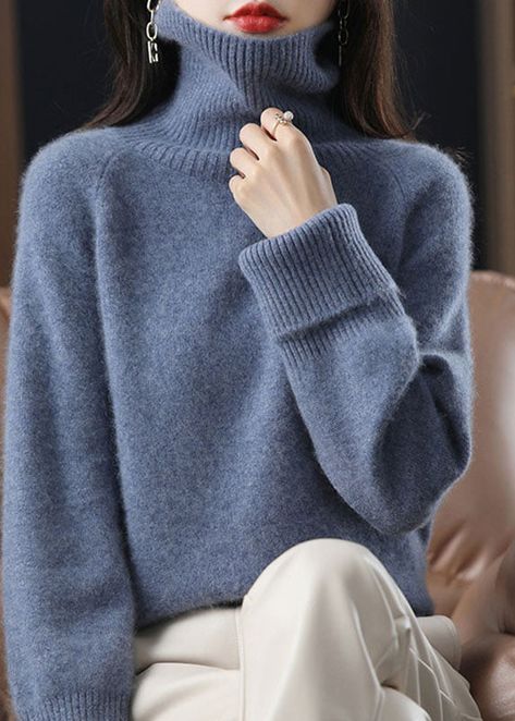 2023 Clothes, Tops Winter, Blue Cashmere Sweater, Ripped Jeans Outfit, Turtleneck Outfit, Cashmere Outfits, Sweater Tops, Undercut Pixie, Oversized Dress