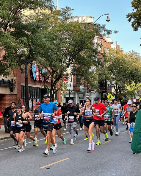 that’s a wrap from the 46th Chicago Marathon! see ya next year 🧡 New York Marathon Aesthetic, Boston Marathon Aesthetic, Marathon Aesthetic, New York Marathon, Running Aesthetic, Marathon Motivation, Chicago Marathon, Bucket List Items, Living In Boston