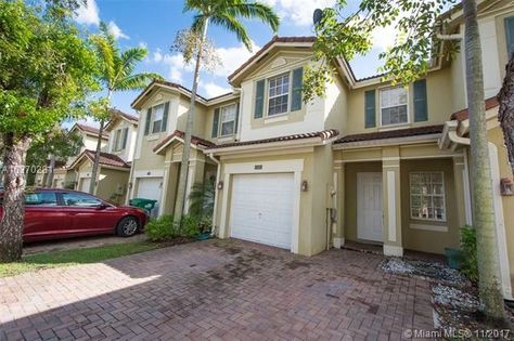 Miami Townhouse, Usa Miami, Miami Houses, 3 Bed 2 Bath, Florida Home, Miami Florida, Miami Fl, 3 Bed, Small House