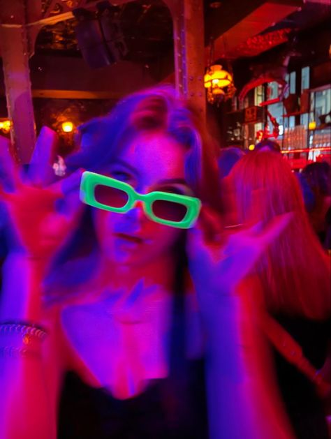 Neon Sunglasses Aesthetic, Sunglasses At Night Aesthetic, Neon Sunglasses, Green Sunglasses, Live Band, Neon Aesthetic, Night Aesthetic, Neon Lighting, Photography Inspiration