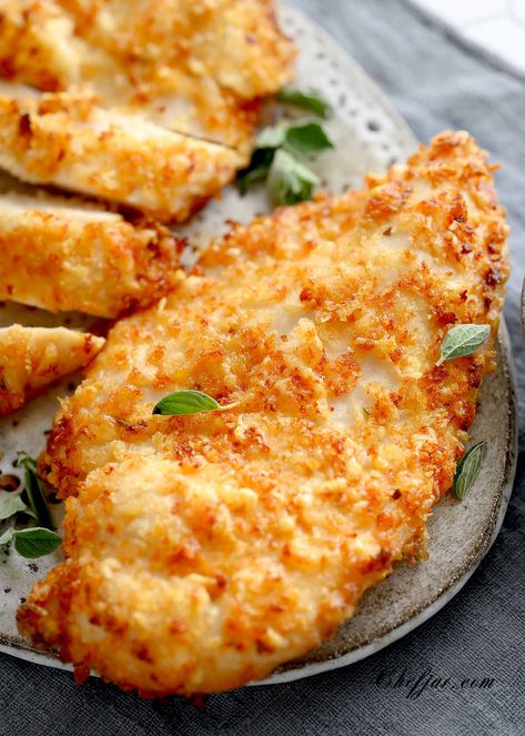 Air Fryer Parmesan Crusted Chicken with Mayo - Chefjar Parmesan Crusted Chicken With Mayo, Chicken With Mayo, Air Fryer Parmesan Crusted Chicken, Chicken In Air Fryer, Fedtforbrændende Mad, Air Fryer Oven Recipes, Air Fry Recipes, Parmesan Crusted Chicken, Air Fryer Recipes Chicken