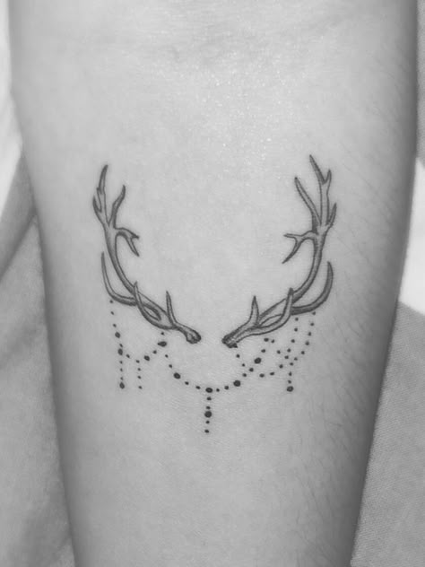 Stag Horns Tattoo, Stag Antlers Tattoo, Deer Antlers With Flowers Tattoo, Antlers Tattoos For Women, Deer Horn Tattoo For Women, Deer Tattoos For Women Antlers, Deer Horn Tattoo, Deer Antlers Tattoo, Deer Antler Tattoo With Flowers