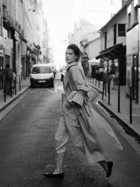 City Fashion Photography, City Shoot, Photographie Portrait Inspiration, Street Portrait, Paris Mode, Fashion Photography Inspiration, Retro Mode, Street Fashion Photography, Shooting Photo