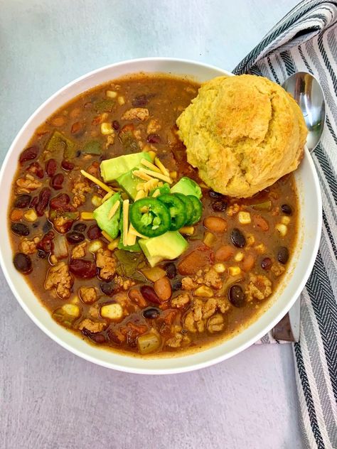 Pumpkin Beer Chili with Sweet Potato Biscuits - Thechowdown Pumpkin Beer Chili, Chili With Sweet Potato, Beer Chili, Potato Biscuits, Pumpkin Puree Recipes, Sweet Potato Biscuits, Pumpkin Beer, Pumpkin Chili, Chili Soup