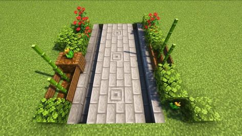 Minecraft Walkway Design, Minecraft Path Design, Minecraft Pathway, Minecraft Path, Minecraft Park, Brick Wall Gardens, Minecraft Kingdom, Minecraft Garden, Stone Garden Paths