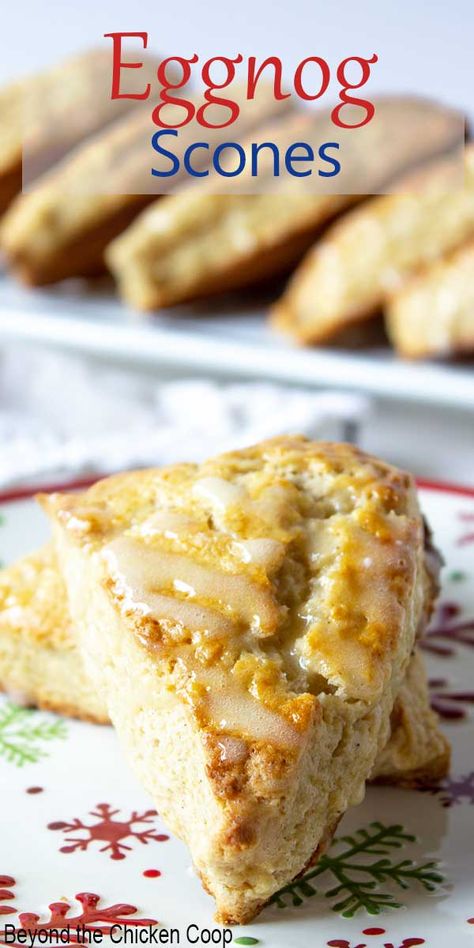 Delicious homemade scones with eggnog! These scones have eggnog in the dough and eggnog in the glaze! Delicious for breakfast or with tea. Eggnog Scones Recipe, Eggnog Scones, Irish Scones, Baked Scones, Eggnog Recipes, Muffins Blueberry, Scone Recipes, Baking Breakfast, Scones Recipe Easy