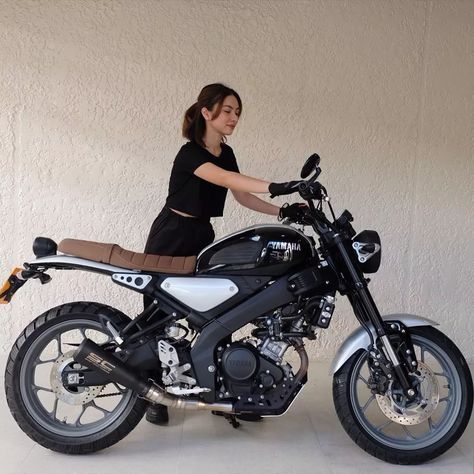 Motor Custom, Honda Super Cub, Honda Scrambler, Custom Bike, Motorcycle Aesthetic, Biker Aesthetic, Bike Photoshoot, Retro Motorcycle, Concept Motorcycles