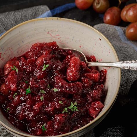 Roasted Cranberry Sauce Recipe Paleo Cranberry Sauce, Fresh Cranberry Sauce, Easy Cranberry Sauce, Fall Feast, Cranberry Orange Sauce, Paleo Thanksgiving, Jalapeno Sauce, Cranberry Relish, Easy Thanksgiving Recipes