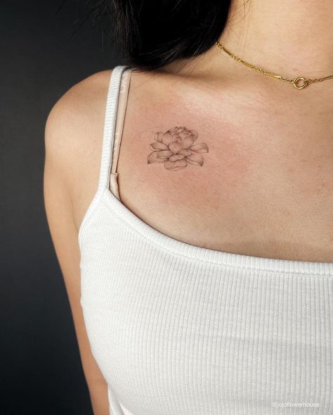 Lotus Tattoo Collar Bone, Lotus Flower Tattoo Collar Bone, Lotus Collar Bone Tattoo, Collarbone Tattoo Flower, Collarbone Flower Tattoo, Flower Collarbone Tattoo, Jojo Tattoo, Seattle Tattoo, Collarbone Tattoo