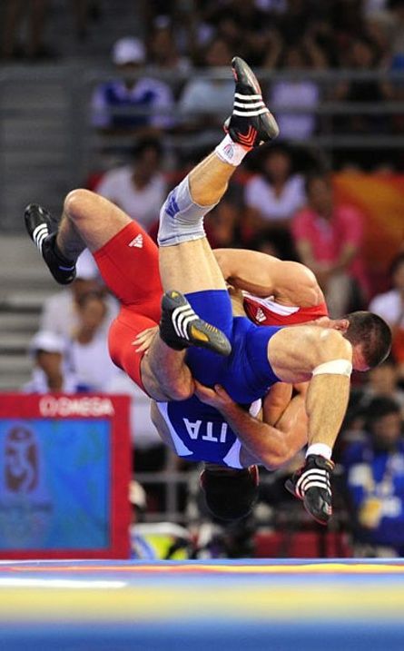 Olympics 2008: Greco-Roman wrestling Freestyle Wrestling, College Wrestling, Olympic Wrestling, Wrestling Quotes, Male Boxers, Wrestling Mom, Action Pose, Greco Roman, Rugby Players